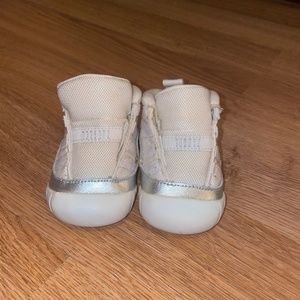 Baby retro 11 Jordan sz 1.5